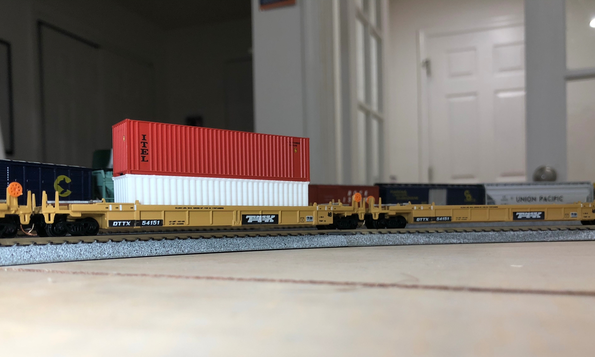 3D Printed container (White) on N Scale railcar