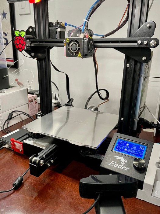 Creality Ender 3 with Wham Bam Build plate installed